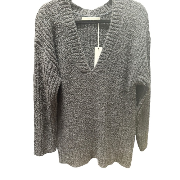 Oversized soft loose sweater from One Grey Day Los angelas - Picture 1 of 4